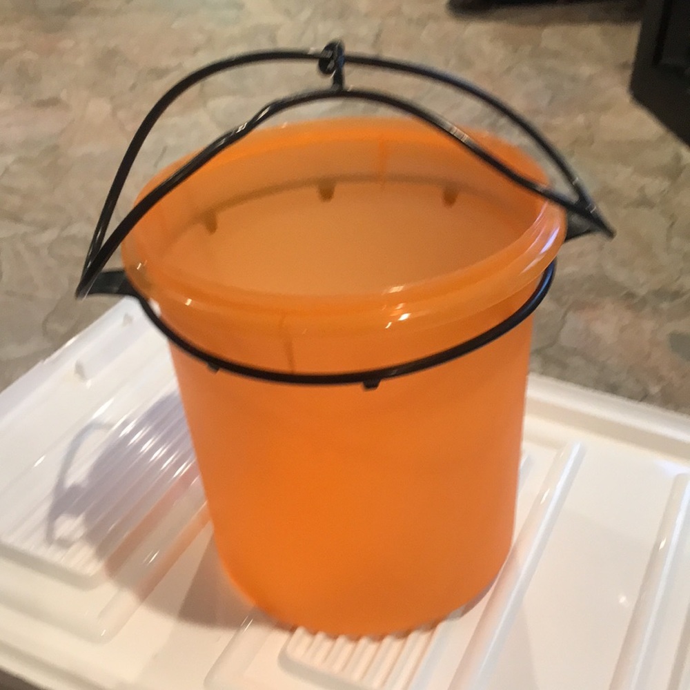 Tupperware Replacement Handles - Picture 10 of 14
